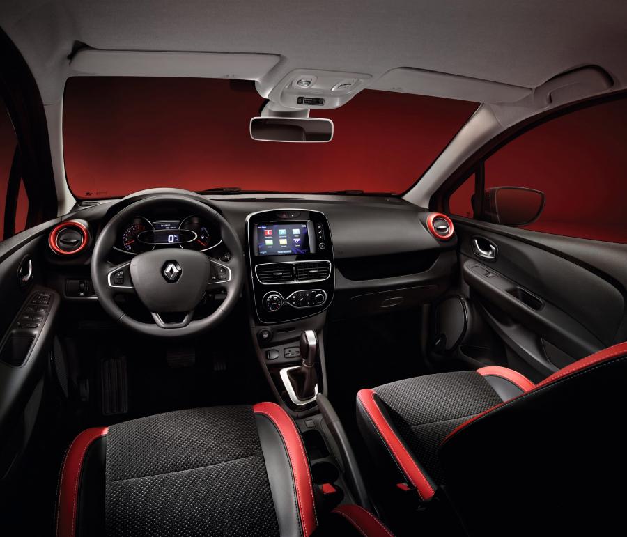 Интерьер Renault Clio 2016 года  (фото 78 из 80)